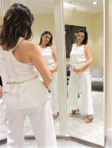 look-blanc-ceremonie-printemps-terrasse-du-port