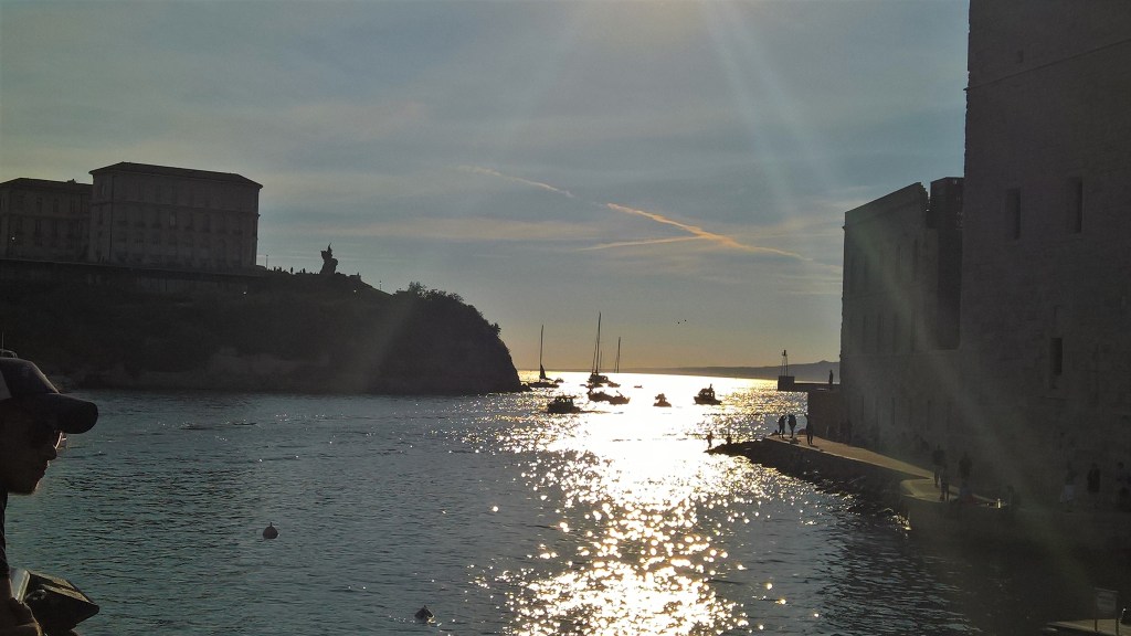 sortie-vieux-port-pharo-marseille-lifestyle