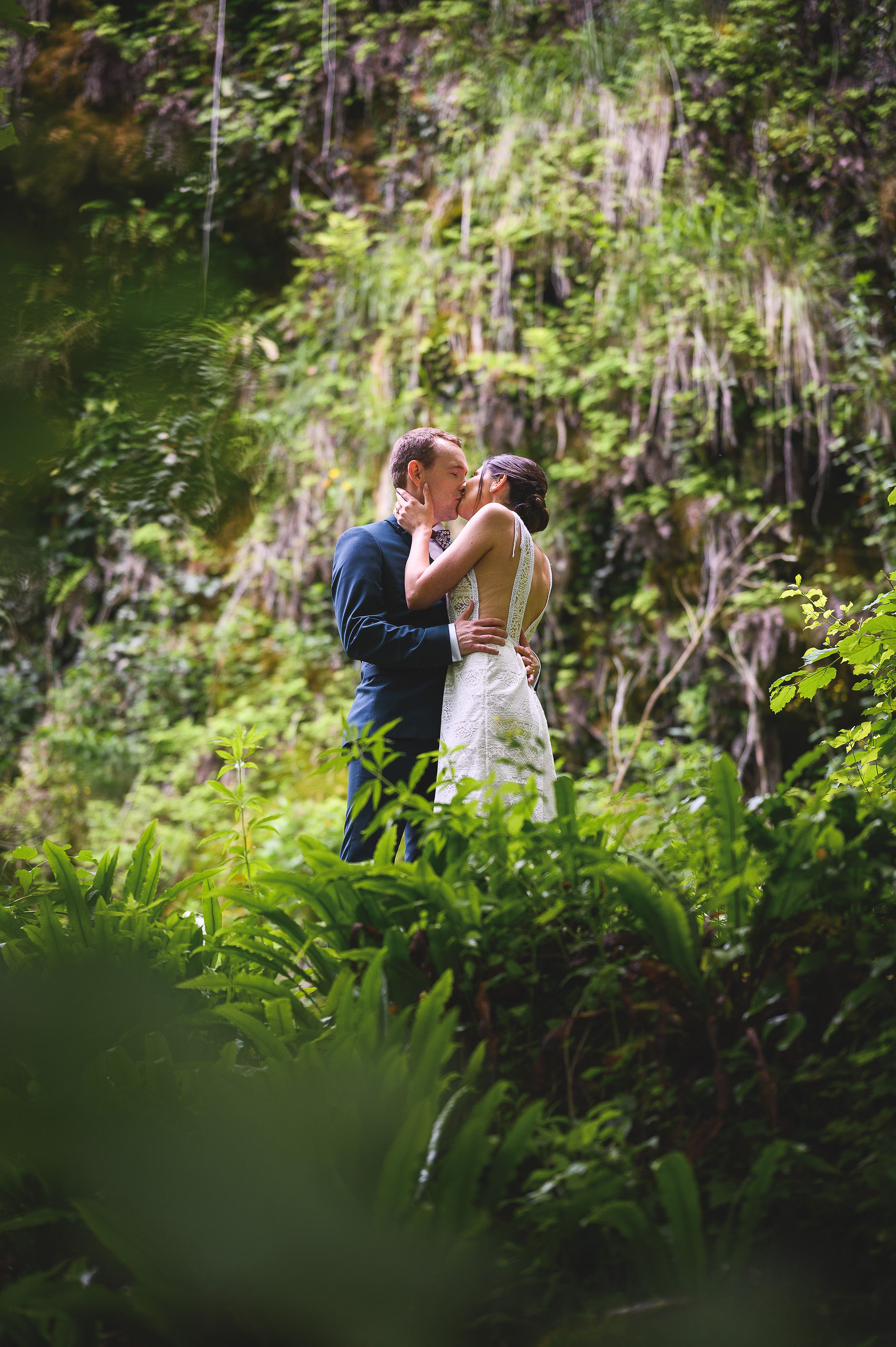 green-wedding-inspiration-elopment-nature-foret