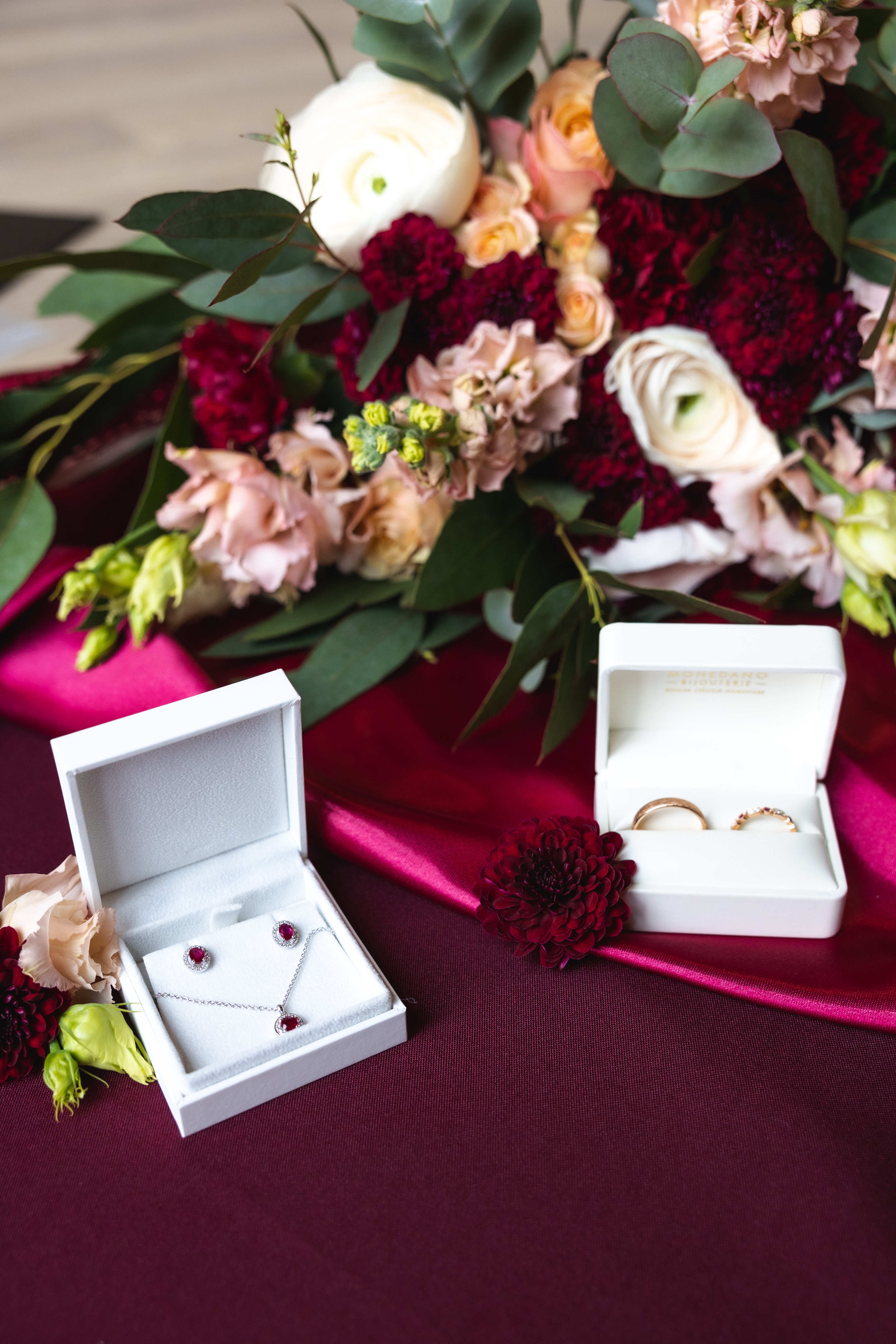 inspiration-mariage-color-block-burgundy