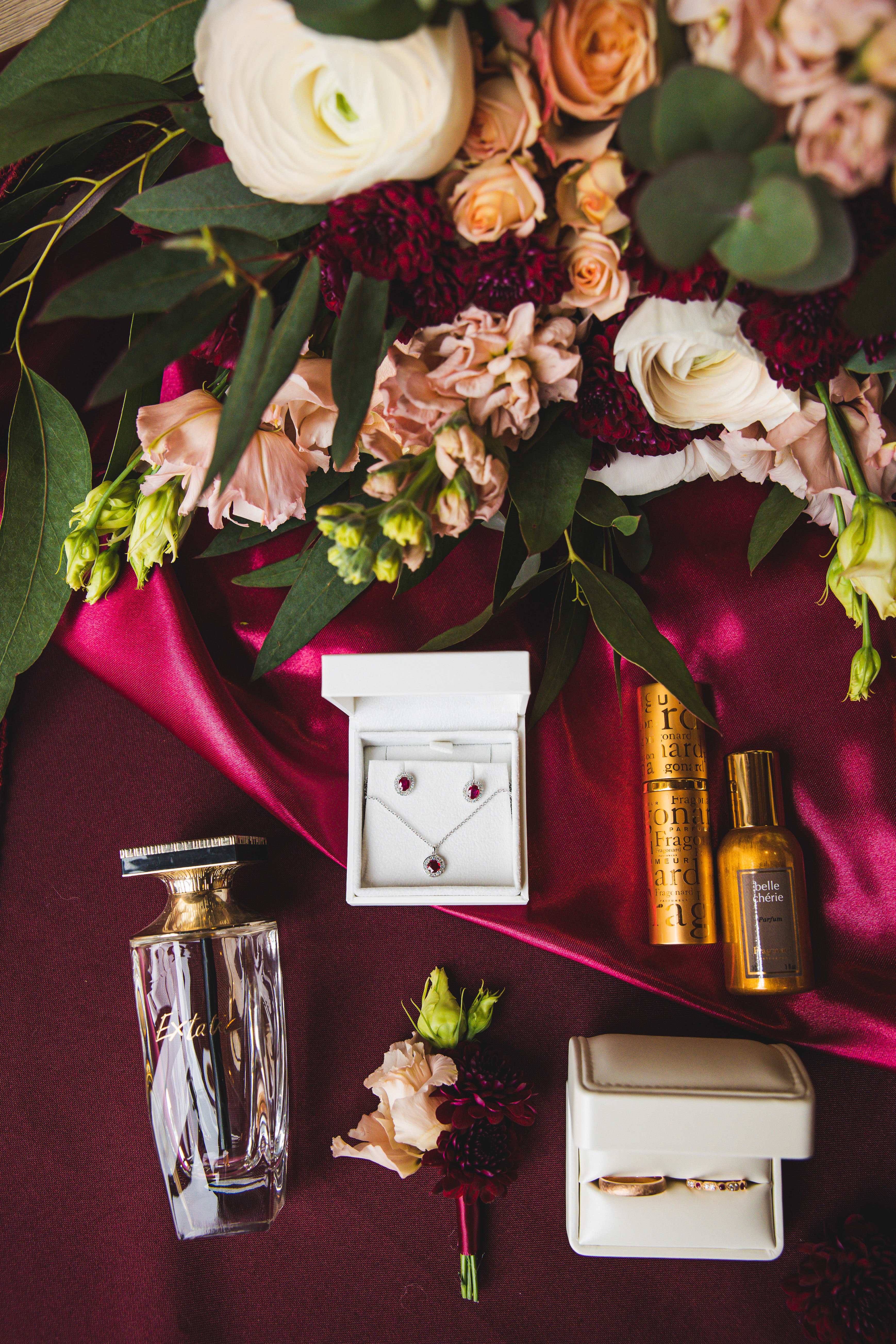 inspiration-mariage-color-block-burgundy