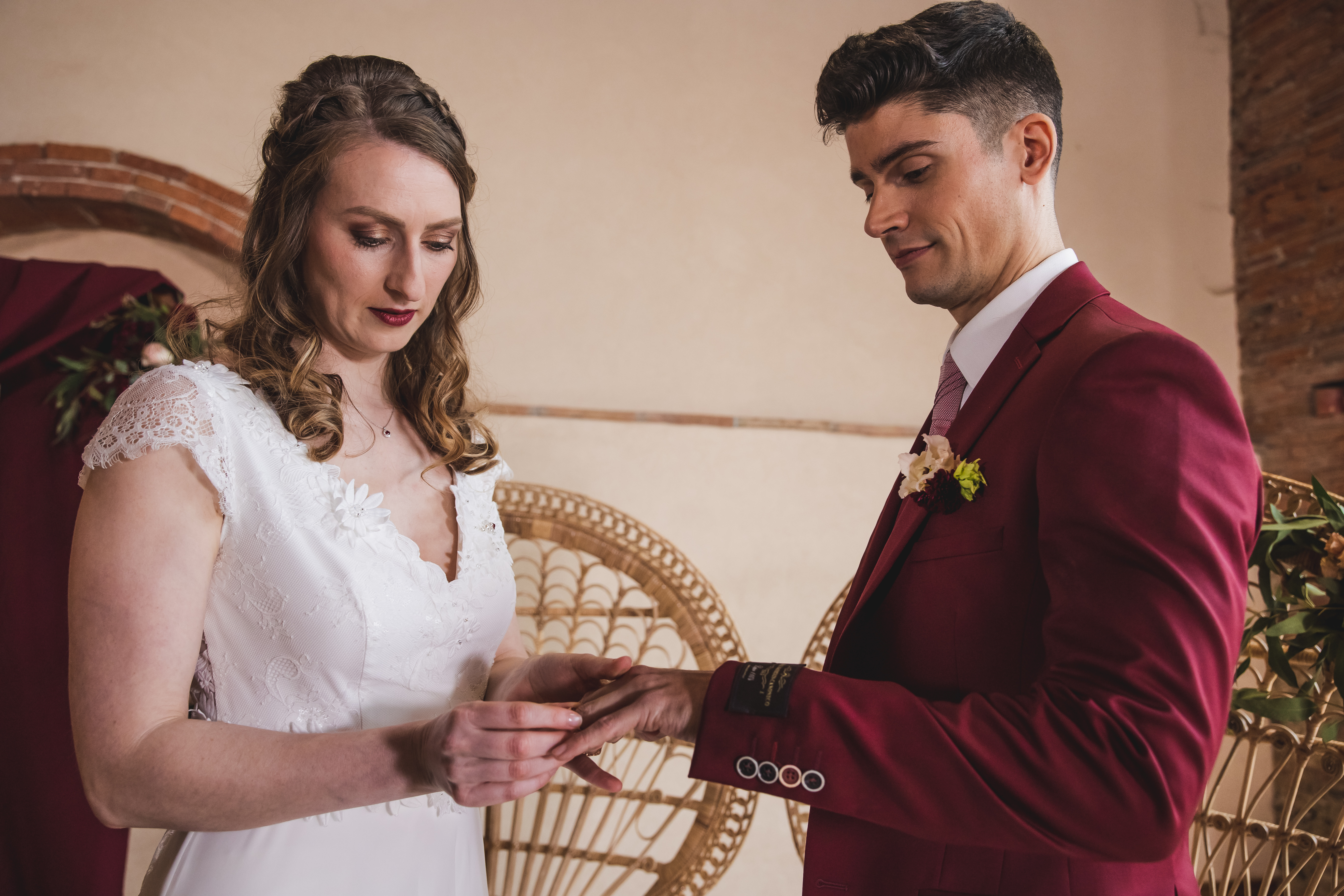 inspiration-mariage-color-block-burgundy